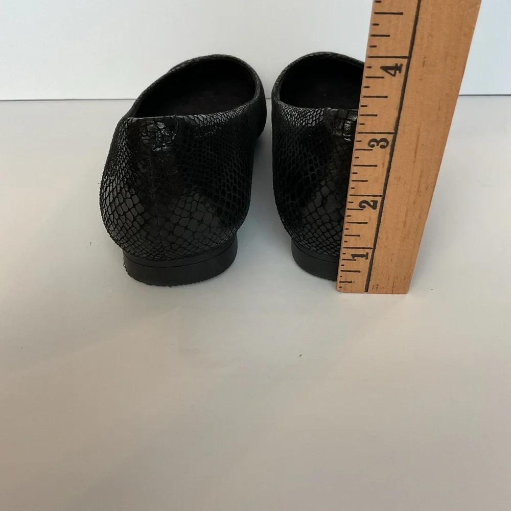 Vionic Shoes Cabello Black Snake Print Pointed Toe Flats Shoes Women's Size 7 - Picture 5 of 12